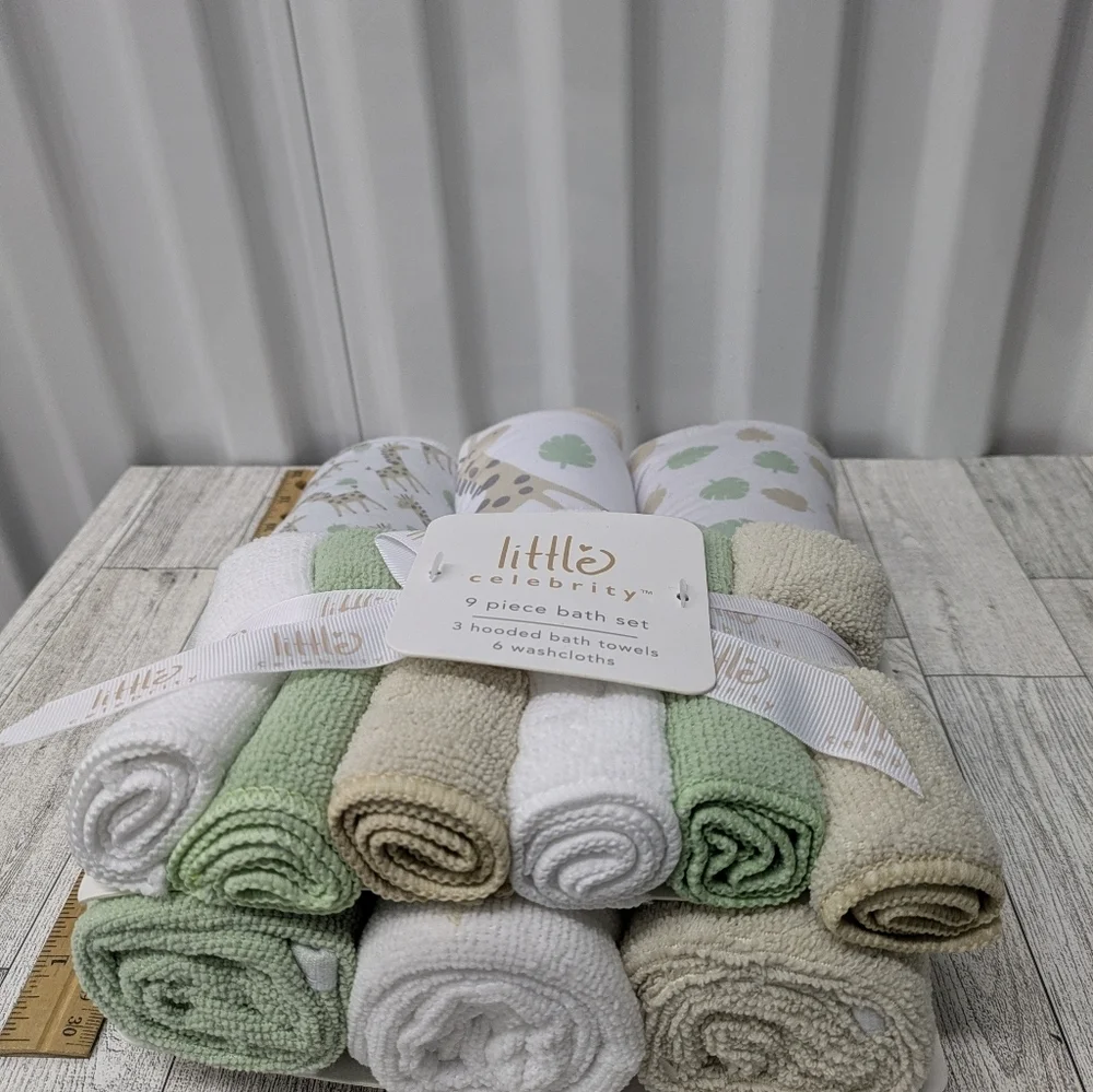 Little Celebrity Baby Wash Cloth Set - Green, White, and Tan